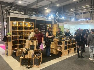 Dnes a zítra nás najdete na veletrhu @forbeauty_veletrh_official v pražských Letňanech! Přijďte si za námi vybrat parfém...